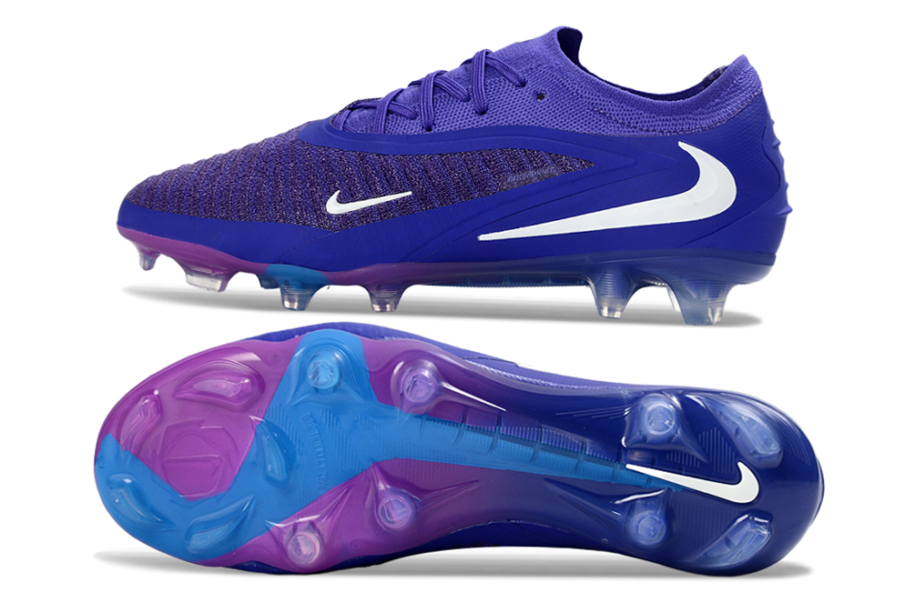Nike Phantom 6 Elite Firm Ground Football Boots for Men in action by Nike